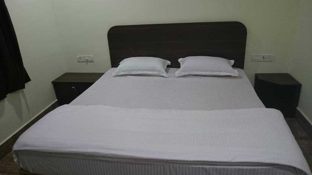 Hotel O Raaj Residency Csennai Szoba fotó