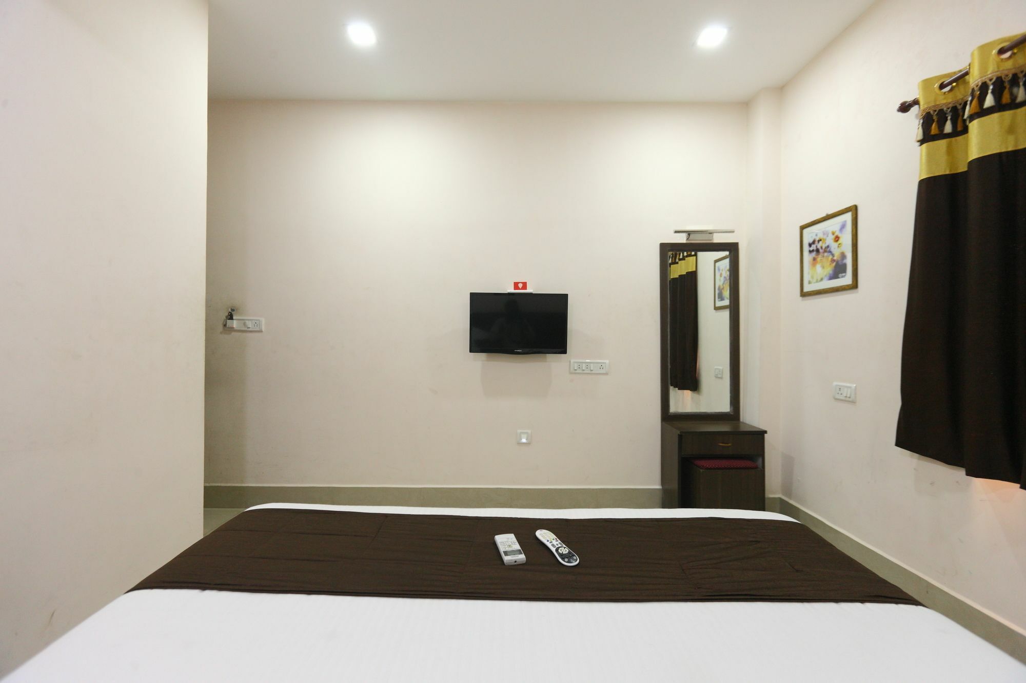 Hotel O Raaj Residency Csennai Kültér fotó